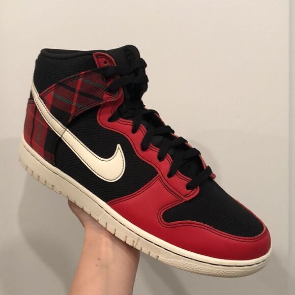 ⭐️NIKE DUNK LOW RETRO SE SNEAKERS - Picture 11 of 14